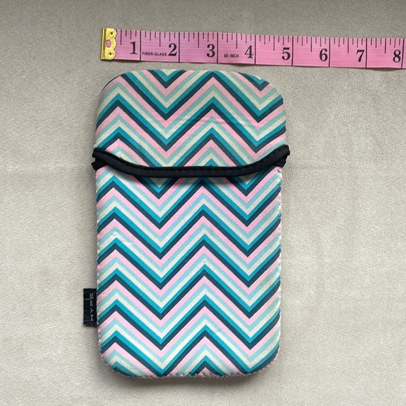 HYPE Tablet Case sleeve - 8” ⭐️ great condition! Multicolored - Picture 7 of 8